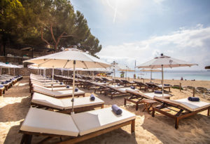 ¿Por qué visitar un beach club en Mallorca? - Balneario Illetas