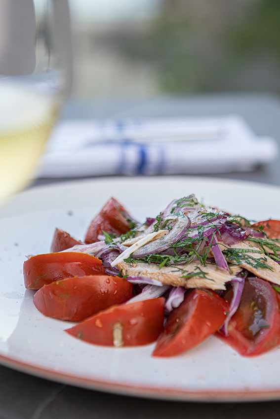 actividades-acuaticas-en-mallorca-balneario-illetas-comida (1)