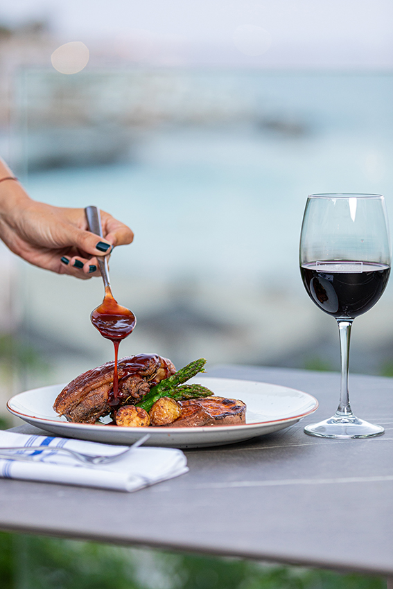 actividades-acuaticas-en-mallorca-balneario-illetas-plato